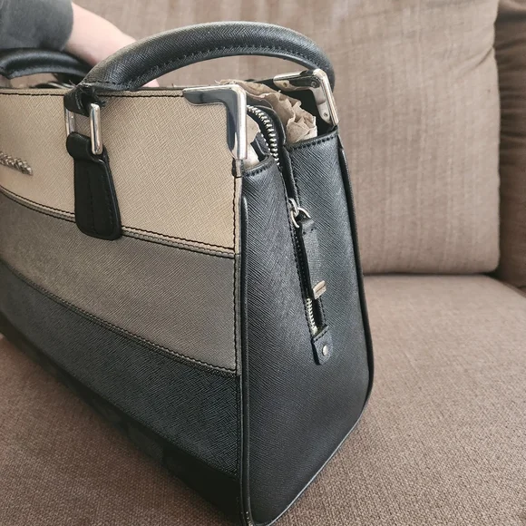 Calvin Klein Women's Black and Tan Tote Bag - Picture 5 of 9